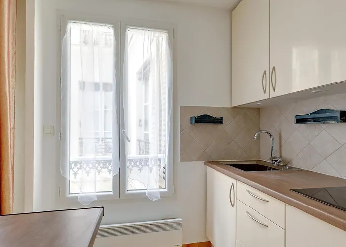 Serenty - 1br Eiffel Tower & Rue Cler *